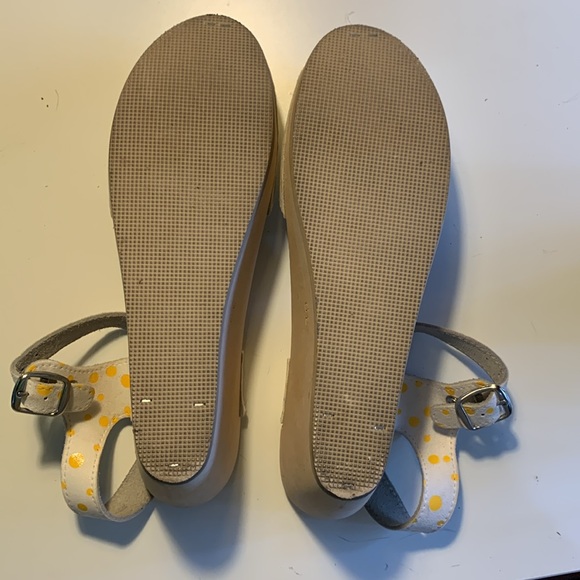 Maguba wedges cream with yellow polka dots - Picture 4 of 6